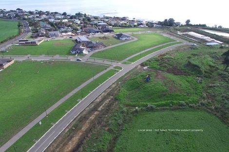 Photo of property in 36 Korowhiti Road, Clarks Beach, 2122