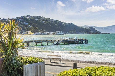 Photo of property in 65 Marine Parade, Seatoun, Wellington, 6022