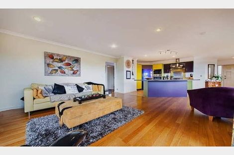 Photo of property in 31 Roy Maloney Drive, Henderson, Auckland, 0612