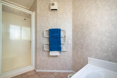 Photo of property in 33 Maurice Borich Place, Henderson, Auckland, 0610