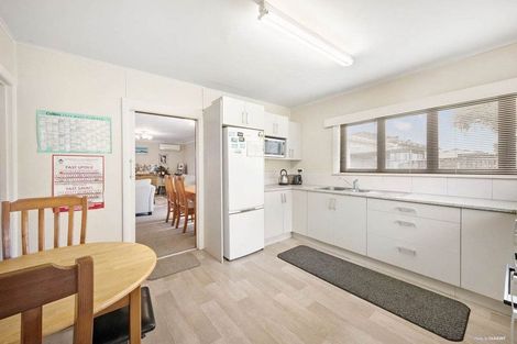 Photo of property in 61 Taikata Road, Te Atatu Peninsula, Auckland, 0610