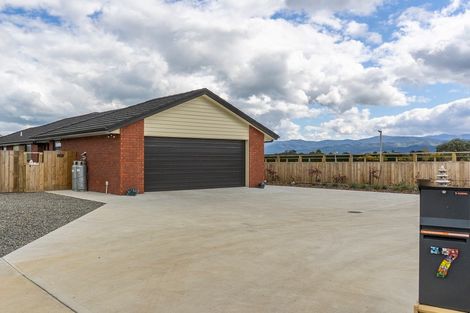 Photo of property in 7 Routhan Way, Carterton, 5713