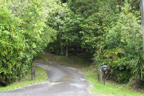 Photo of property in 440 Scenic Drive, Waiatarua, Auckland, 0612