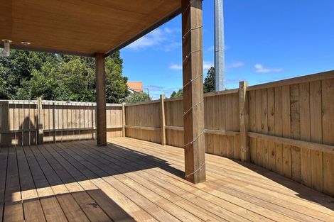 Photo of property in 2/13 Blockhouse Bay Road, Avondale, Auckland, 1026