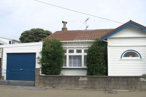 Photo of property in 2 Resolution Street, Lyall Bay, Wellington, 6022