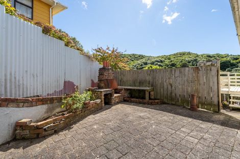 Photo of property in 34 Takapuwahia Drive, Takapuwahia, Porirua, 5022
