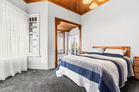 Photo of property in 32 Milton Road, Bluff Hill, Napier, 4110