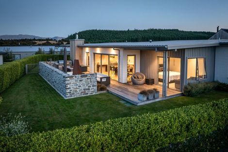 Photo of property in 10 Avalanche Place, Wanaka, 9305
