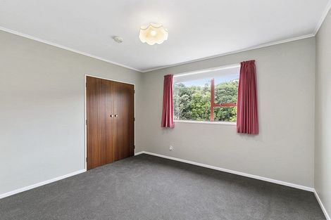 Photo of property in 4 Bloomsbury Grove, Newlands, Wellington, 6037