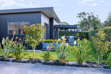 Photo of property in 5 Kotare Drive, Waiwhakaiho, New Plymouth, 4312