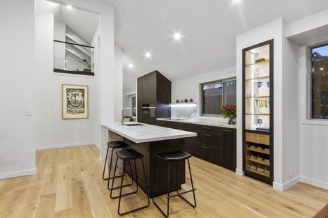 Photo of property in 2/43 Princes Street, Northcote Point, Auckland, 0627