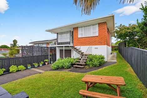 Photo of property in 1/3 Butterworth Drive, Glendene, Auckland, 0602