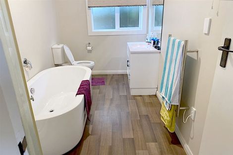 Photo of property in 33 New Brighton Road, Shirley, Christchurch, 8061