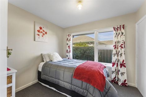 Photo of property in 2 Colwyn Street, Bryndwr, Christchurch, 8053
