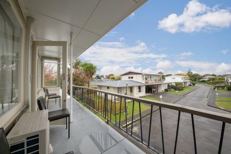 Photo of property in 8 Collingwood Court, Hokowhitu, Palmerston North, 4410