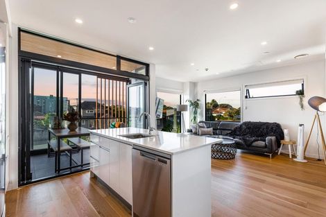 Photo of property in Frank Sargeson Apts, 103/80 Anzac Street, Takapuna, Auckland, 0622