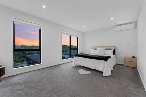 Photo of property in 32 Leathem Crescent, Pokeno, 2402