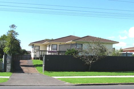 Photo of property in 48 Beach Road, Te Atatu Peninsula, Auckland, 0610