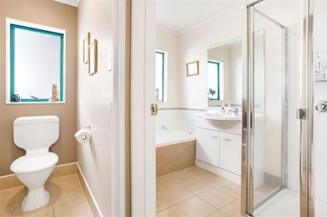 Photo of property in 9 Toledo Avenue, Henderson, Auckland, 0612