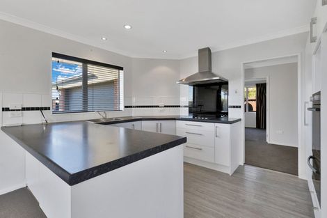 Photo of property in 9 Walnut Way, Rangiora, 7400