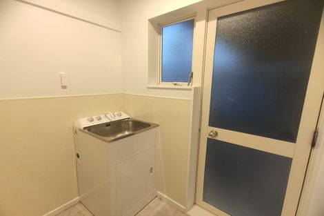 Photo of property in 2/3 Caribbean Drive, Unsworth Heights, Auckland, 0632