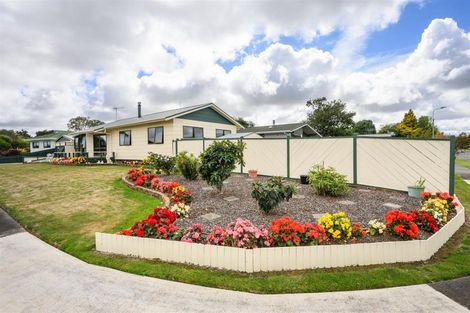 Photo of property in 1 Oldfield Place, Bulls, 4818