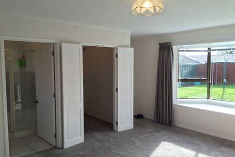 Photo of property in 17 Jillteresa Crescent, Half Moon Bay, Auckland, 2012