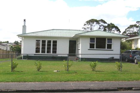 Photo of property in 26 Ozich Avenue, Te Atatu South, Auckland, 0610