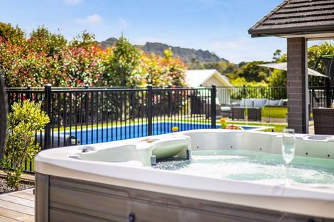 Photo of property in 1009 Kahikatea Flat Road, Waitoki, Kaukapakapa, 0871