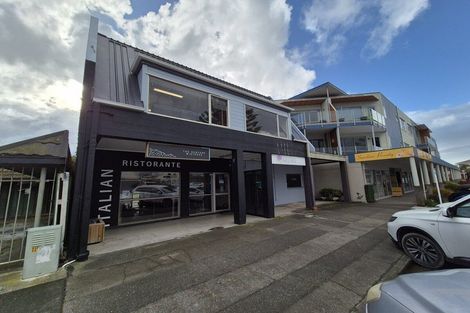 Photo of property in 2/10 Seaview Road, Glenfield, Auckland, 0629