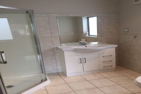 Photo of property in 19 Kokako Rise, Papakura, 2110