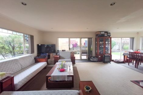 Photo of property in 14 Checkerberry Court, Henderson, Auckland, 0612