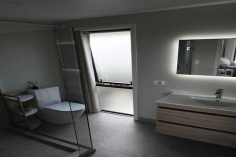 Photo of property in 35 Tahuna Minhinnick Drive, Glenbrook, 2681