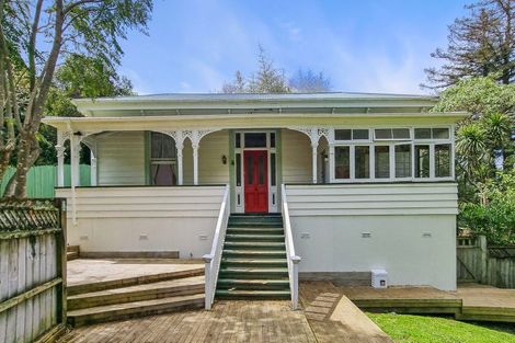 Photo of property in 10 Limmer Place, Browns Bay, Auckland, 0632