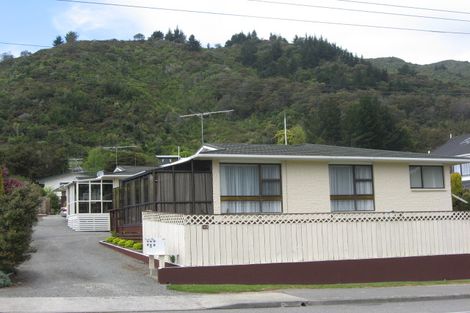 Photo of property in 162a Waikawa Road, Picton, 7220