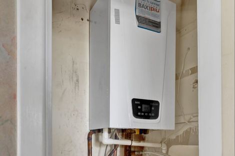 Photo of property in 2a Clifford Street, Hawera, 4610