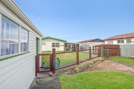 Photo of property in 19 Tainui Street, Castlecliff, Whanganui, 4501
