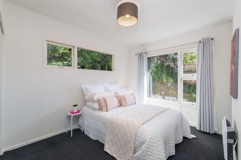 Photo of property in 171 Miromiro Road, Normandale, Lower Hutt, 5010