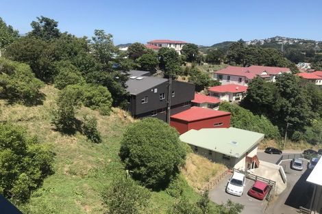 Photo of property in 2/93a Kelburn Parade, Kelburn, Wellington, 6012