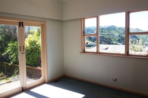 Photo of property in 37 Milne Terrace, Island Bay, Wellington, 6023