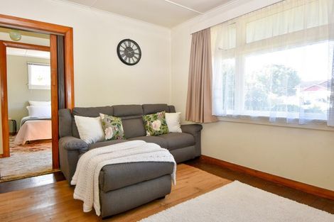 Photo of property in 41 Rhodes Street, Carterton, 5713