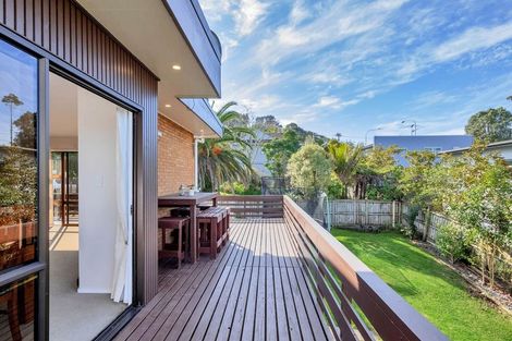 Photo of property in 1/2a Carlisle Road, Browns Bay, Auckland, 0630