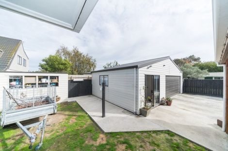 Photo of property in 14 Pitama Road, Awapuni, Palmerston North, 4412