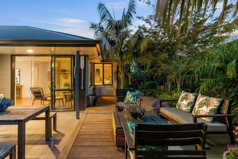 Photo of property in 18 Oriental Parade, Papamoa Beach, Papamoa, 3118