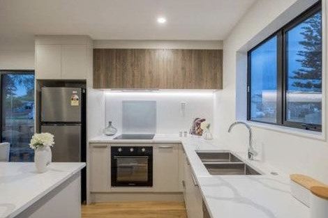 Photo of property in 8d Jupiter Street, Rosehill, Papakura, 2113