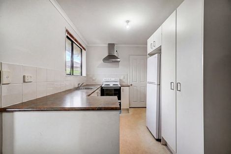 Photo of property in 11 Plumstead Rise, Glen Eden, Auckland, 0602