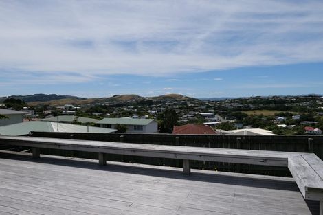 Photo of property in 12 Fitzpatrick Street, Newlands, Wellington, 6037