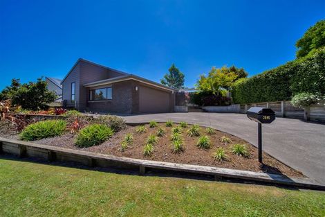 Photo of property in 36 Karina Road, Merrilands, New Plymouth, 4312