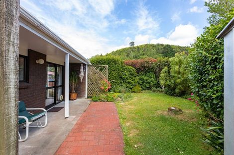 Photo of property in 12 Skipage Grove, Featherston, 5710