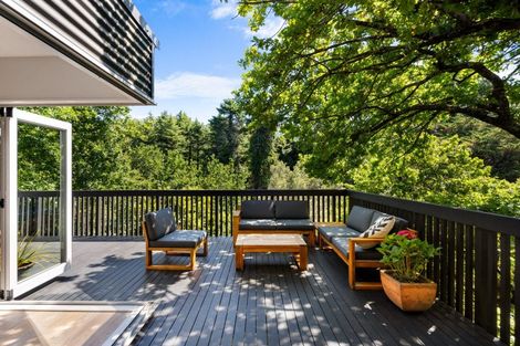 Photo of property in 35 Burns Road, Hospital Hill, Napier, 4110